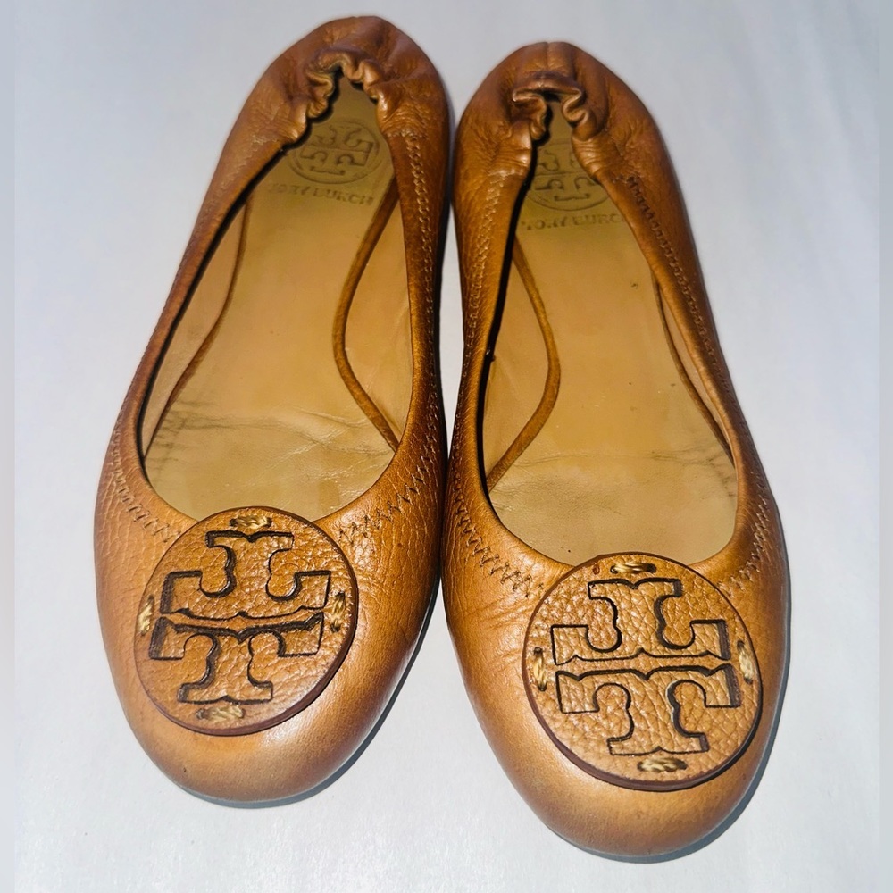 Pre-Owned Tory Burch Royal Tan Leather Reva Flats size 4.5‎